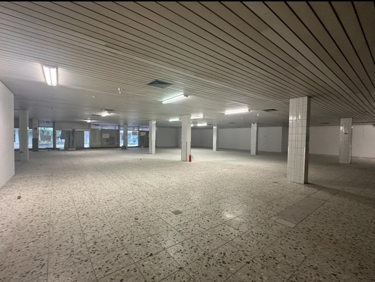 Prenájom nebytového priestoru 1.232 m², MierendorffWeg 19, Essen, Severné Porýnie - Westfálsko Prenájom nebytového priestoru 1.232 m², MierendorffWeg 19, Essen, Severné Porýnie - Westfálsko