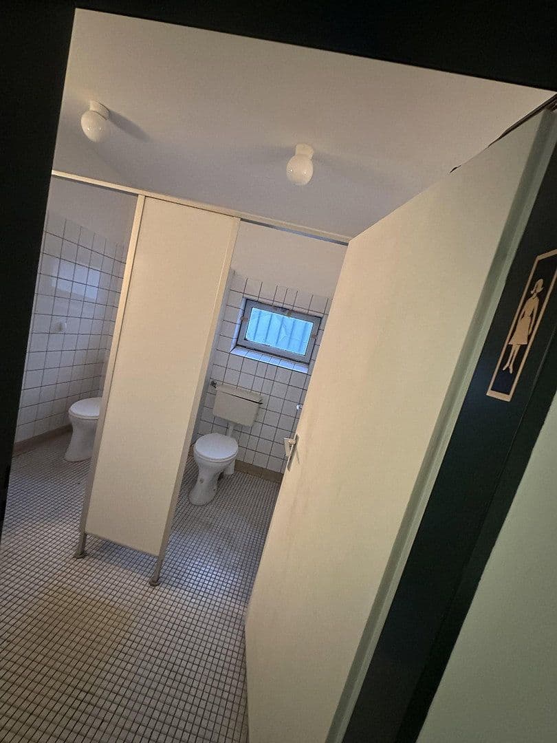 Prenájom nebytového priestoru 1.232 m², MierendorffWeg 19, Essen, Severné Porýnie - Westfálsko Prenájom nebytového priestoru 1.232 m², MierendorffWeg 19, Essen, Severné Porýnie - Westfálsko