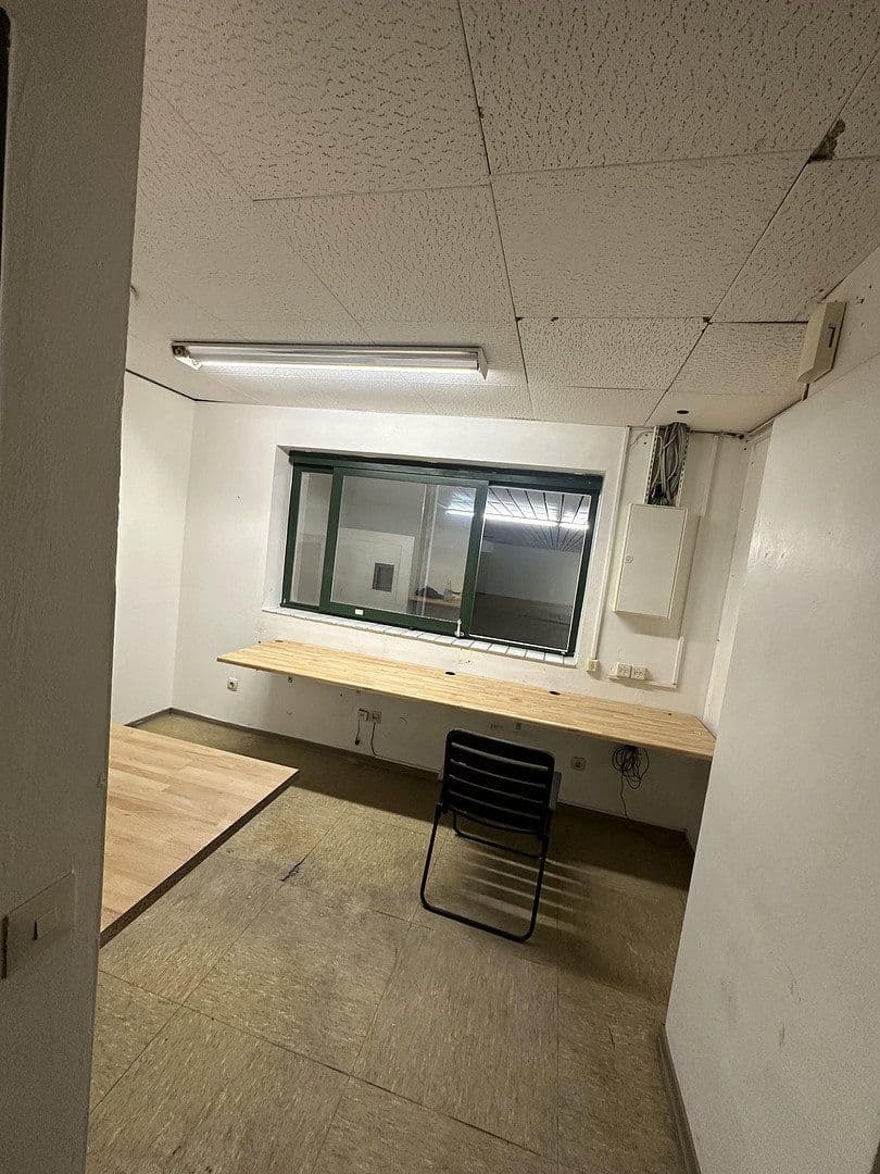 Prenájom nebytového priestoru 1.232 m², MierendorffWeg 19, Essen, Severné Porýnie - Westfálsko Prenájom nebytového priestoru 1.232 m², MierendorffWeg 19, Essen, Severné Porýnie - Westfálsko