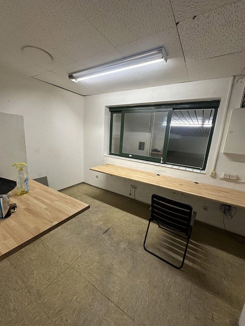 Prenájom nebytového priestoru 1.232 m², MierendorffWeg 19, Essen, Severné Porýnie - Westfálsko Prenájom nebytového priestoru 1.232 m², MierendorffWeg 19, Essen, Severné Porýnie - Westfálsko