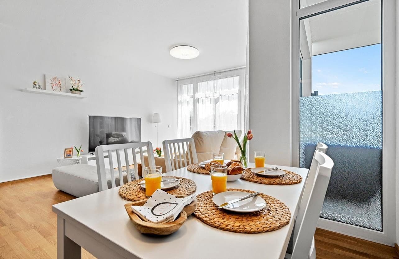Prenájom bytu 3-izbový 105 m², Friedrichshafen, Bádensko-Wurttembersko Prenájom bytu 3-izbový 105 m², Friedrichshafen, Bádensko-Wurttembersko