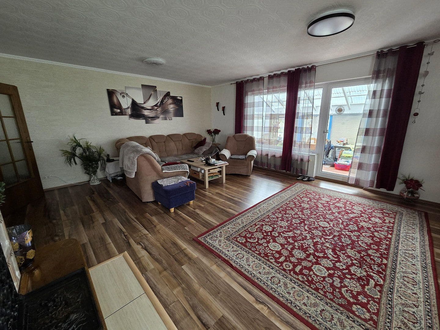 Predaj domu 225 m², pozemek 1.118 m², Raiffeisenstrasse 19, Biebern, Porýnie-Falcko Predaj domu 225 m², pozemek 1.118 m², Raiffeisenstrasse 19, Biebern, Porýnie-Falcko