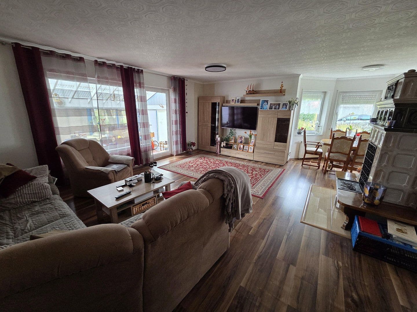 Predaj domu 225 m², pozemek 1.118 m², Raiffeisenstrasse 19, Biebern, Porýnie-Falcko Predaj domu 225 m², pozemek 1.118 m², Raiffeisenstrasse 19, Biebern, Porýnie-Falcko