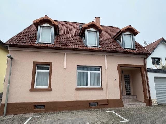 Predaj domu 157 m², pozemek 101 m², Karlsruhe, Bádensko-Wurttembersko Predaj domu 157 m², pozemek 101 m², Karlsruhe, Bádensko-Wurttembersko