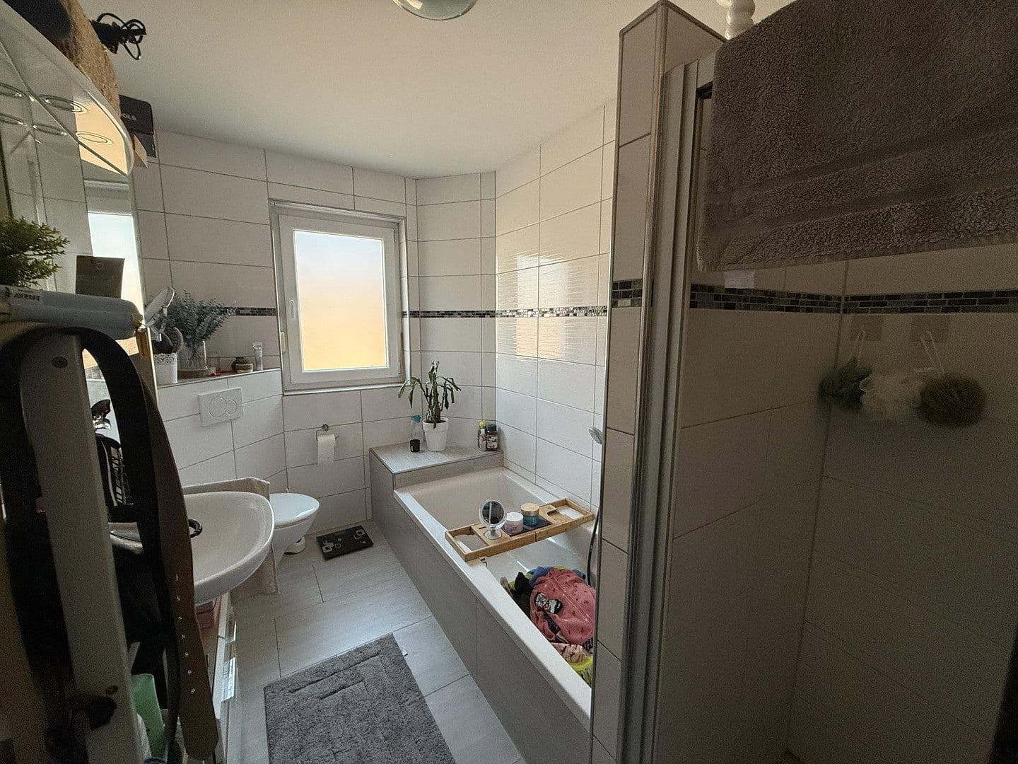 Prenájom bytu 4-izbový 110 m², Sassenburg, Dolné Sasko Prenájom bytu 4-izbový 110 m², Sassenburg, Dolné Sasko