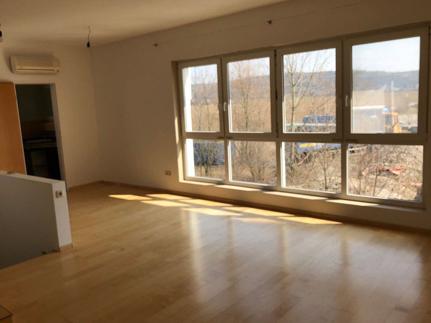 Prenájom nebytového priestoru 1.000 m², Breisach am Rhein, Bádensko-Wurttembersko Prenájom nebytového priestoru 1.000 m², Breisach am Rhein, Bádensko-Wurttembersko