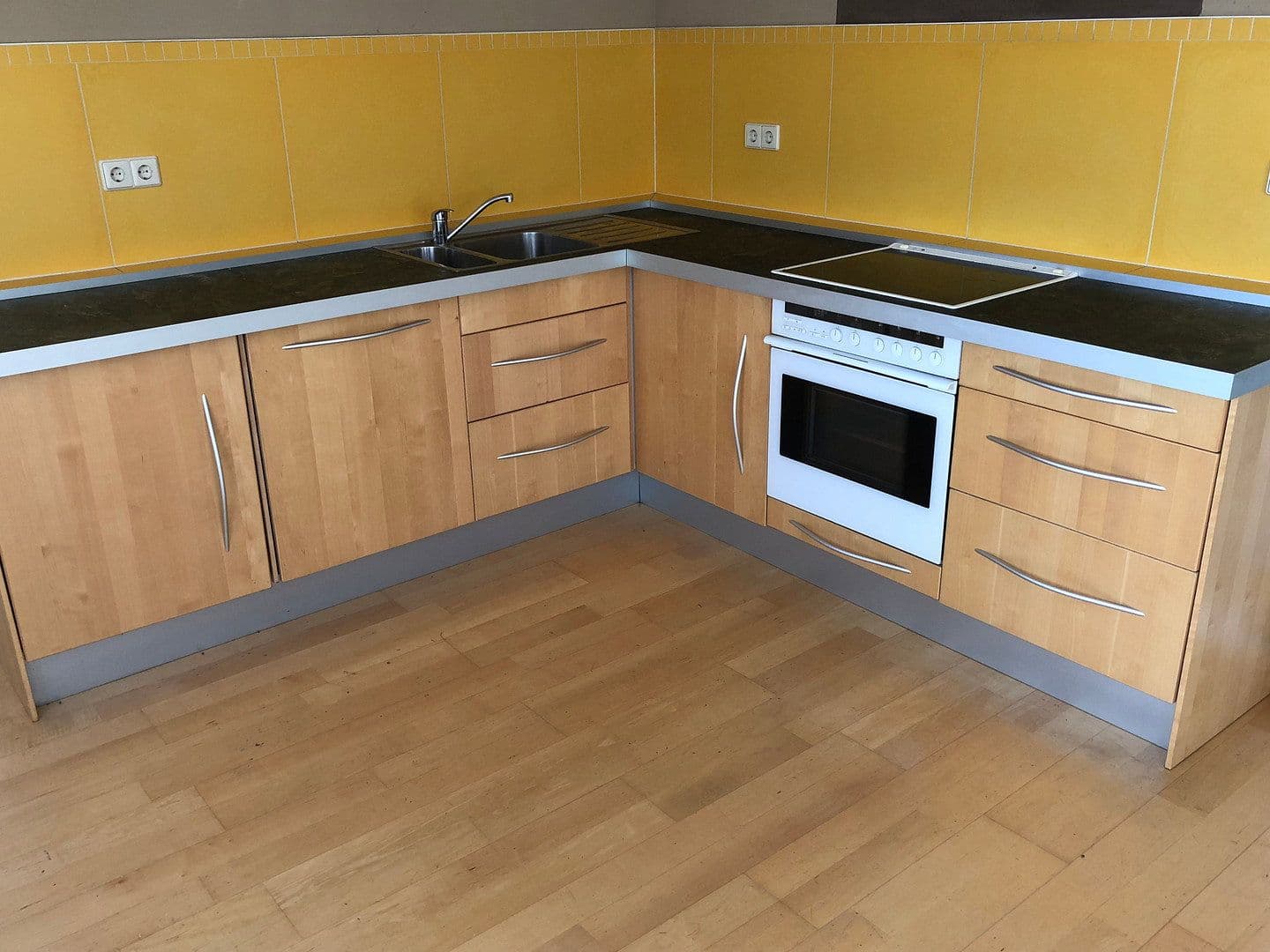 Prenájom nebytového priestoru 1.000 m², Breisach am Rhein, Bádensko-Wurttembersko Prenájom nebytového priestoru 1.000 m², Breisach am Rhein, Bádensko-Wurttembersko