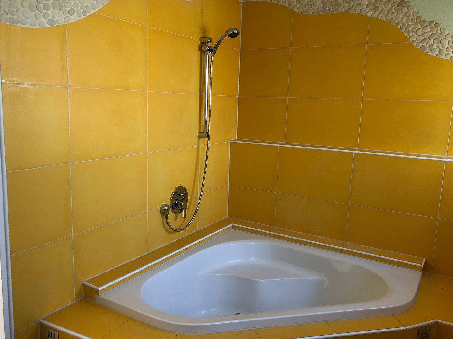 Prenájom nebytového priestoru 1.000 m², Breisach am Rhein, Bádensko-Wurttembersko Prenájom nebytového priestoru 1.000 m², Breisach am Rhein, Bádensko-Wurttembersko