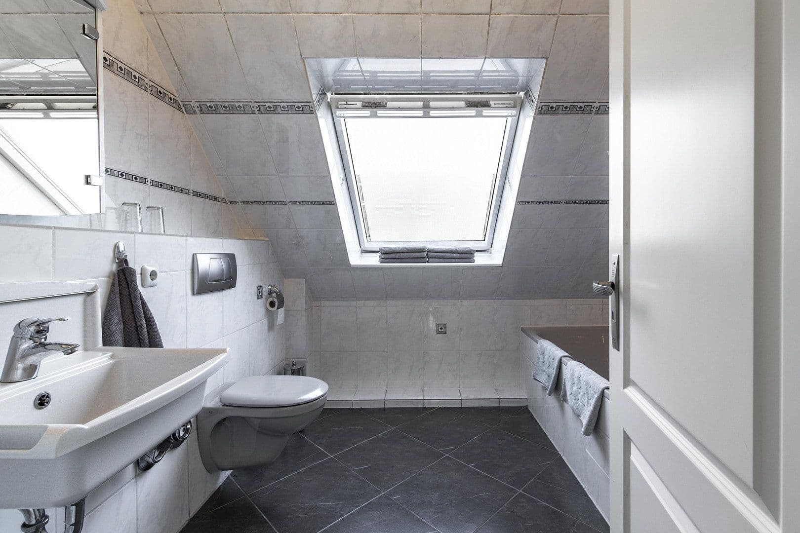 Prenájom bytu 5-izbový 146 m², Norderstr.46, Norderstedt, Šlezvicko-Holštajnsko Prenájom bytu 5-izbový 146 m², Norderstr.46, Norderstedt, Šlezvicko-Holštajnsko