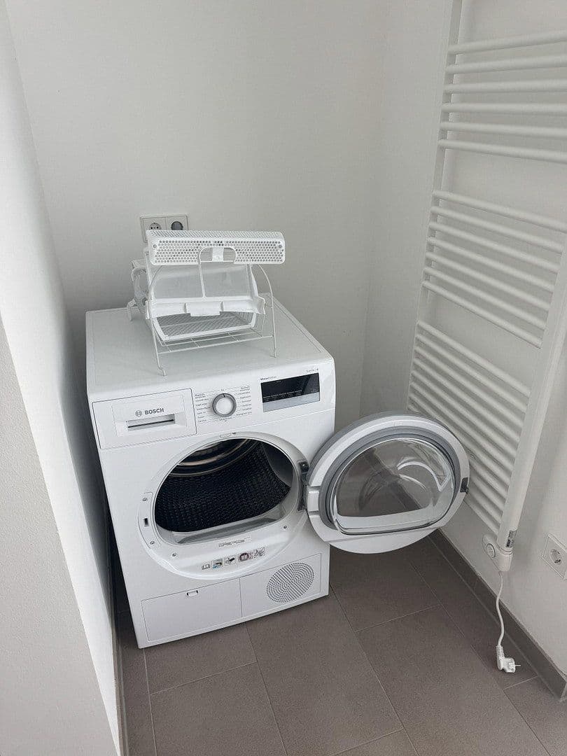 Prenájom bytu 1-izbový 39 m², Frankfurt, Hesensko Prenájom bytu 1-izbový 39 m², Frankfurt, Hesensko