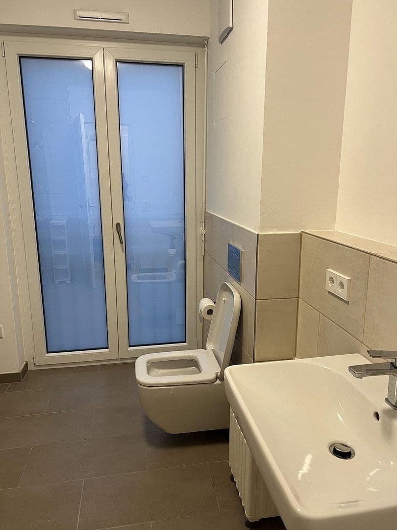 Prenájom bytu 1-izbový 39 m², Frankfurt, Hesensko Prenájom bytu 1-izbový 39 m², Frankfurt, Hesensko