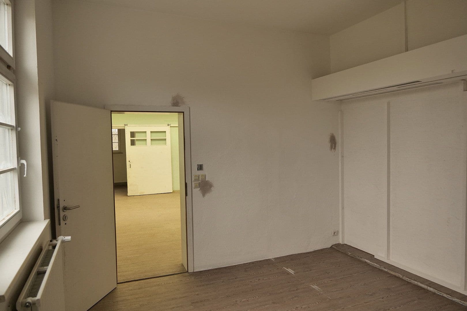 Predaj domu 335 m², pozemek 725 m², Ernst-Thälmann-Straße 13, Sagard, Meklenbursko-Predpomoransko Predaj domu 335 m², pozemek 725 m², Ernst-Thälmann-Straße 13, Sagard, Meklenbursko-Predpomoransko