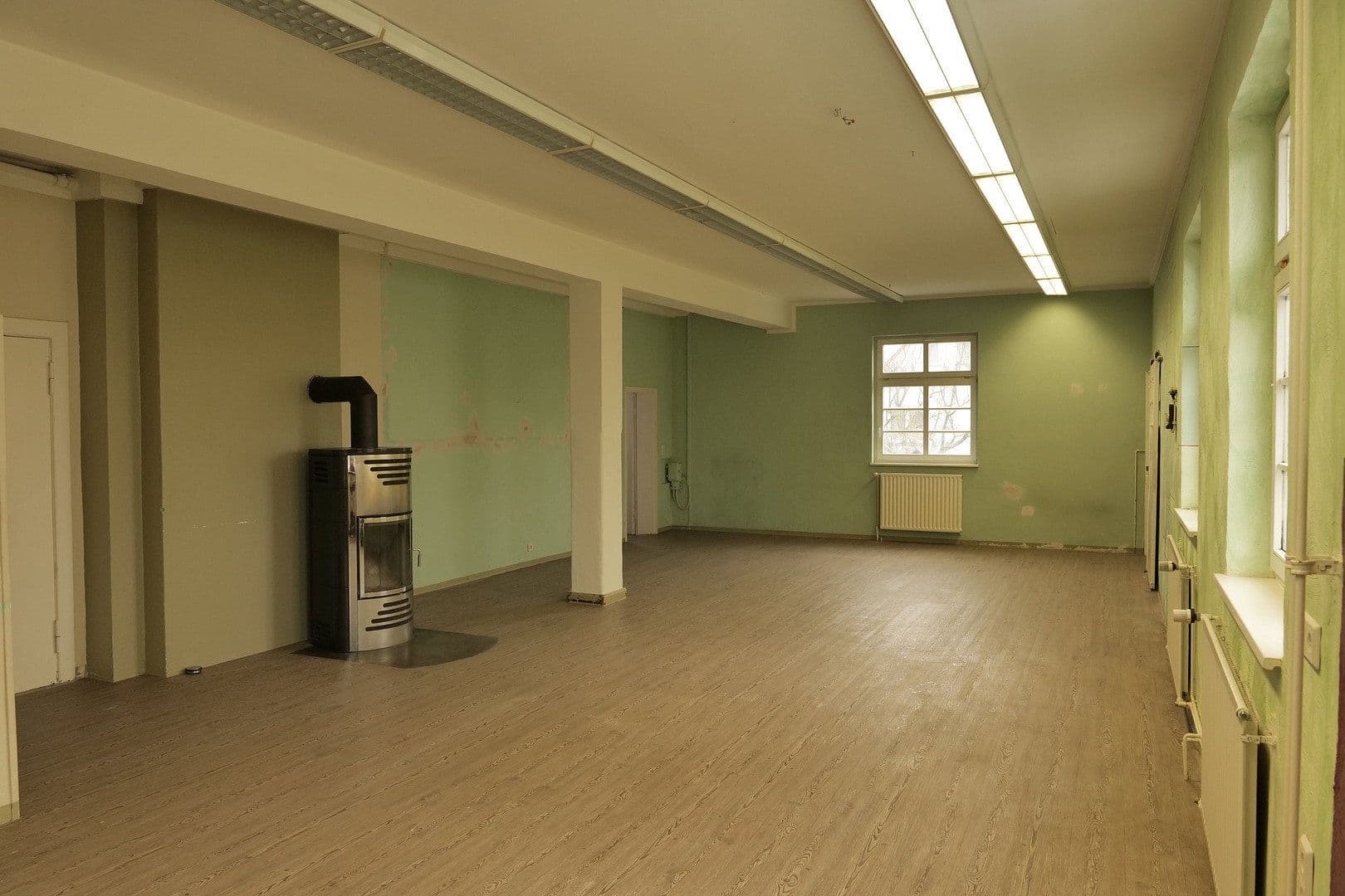 Predaj domu 335 m², pozemek 725 m², Ernst-Thälmann-Straße 13, Sagard, Meklenbursko-Predpomoransko Predaj domu 335 m², pozemek 725 m², Ernst-Thälmann-Straße 13, Sagard, Meklenbursko-Predpomoransko