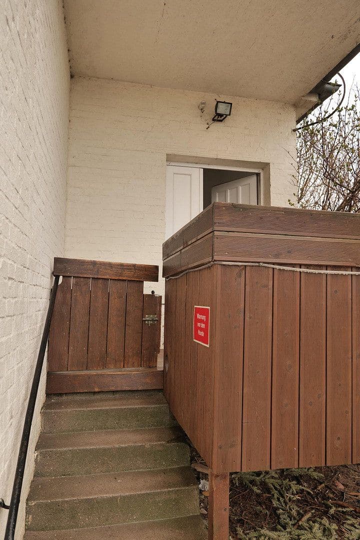 Predaj domu 335 m², pozemek 725 m², Ernst-Thälmann-Straße 13, Sagard, Meklenbursko-Predpomoransko Predaj domu 335 m², pozemek 725 m², Ernst-Thälmann-Straße 13, Sagard, Meklenbursko-Predpomoransko