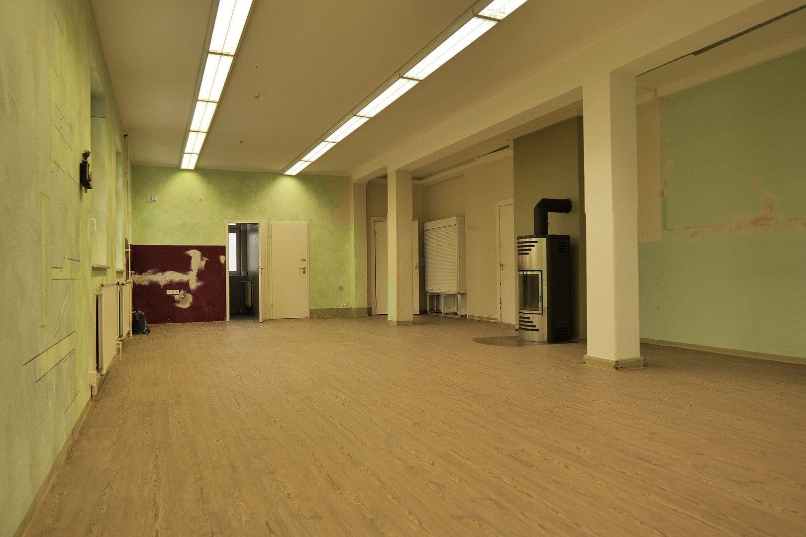 Predaj domu 335 m², pozemek 725 m², Ernst-Thälmann-Straße 13, Sagard, Meklenbursko-Predpomoransko Predaj domu 335 m², pozemek 725 m², Ernst-Thälmann-Straße 13, Sagard, Meklenbursko-Predpomoransko