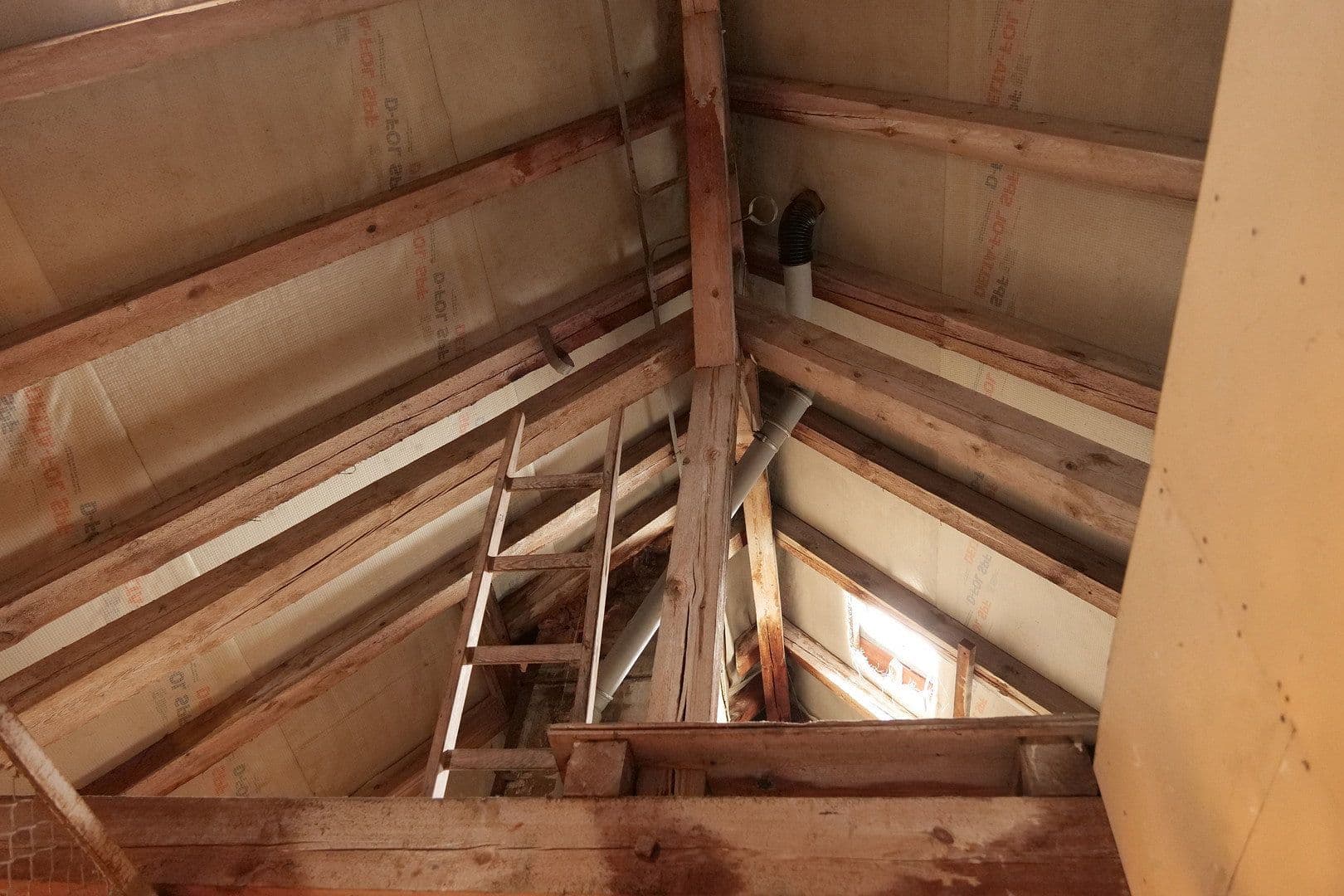 Predaj domu 335 m², pozemek 725 m², Ernst-Thälmann-Straße 13, Sagard, Meklenbursko-Predpomoransko Predaj domu 335 m², pozemek 725 m², Ernst-Thälmann-Straße 13, Sagard, Meklenbursko-Predpomoransko