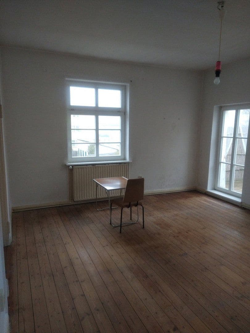 Predaj domu 335 m², pozemek 725 m², Ernst-Thälmann-Straße 13, Sagard, Meklenbursko-Predpomoransko Predaj domu 335 m², pozemek 725 m², Ernst-Thälmann-Straße 13, Sagard, Meklenbursko-Predpomoransko