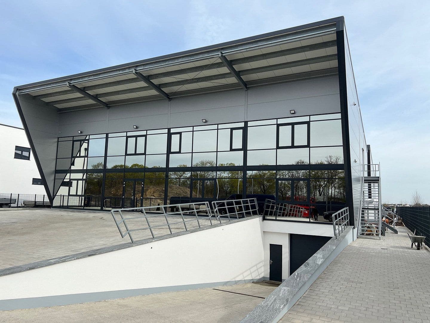 Predaj kancelárie 1.000 m², Großmehring, Bavorsko Predaj kancelárie 1.000 m², Großmehring, Bavorsko