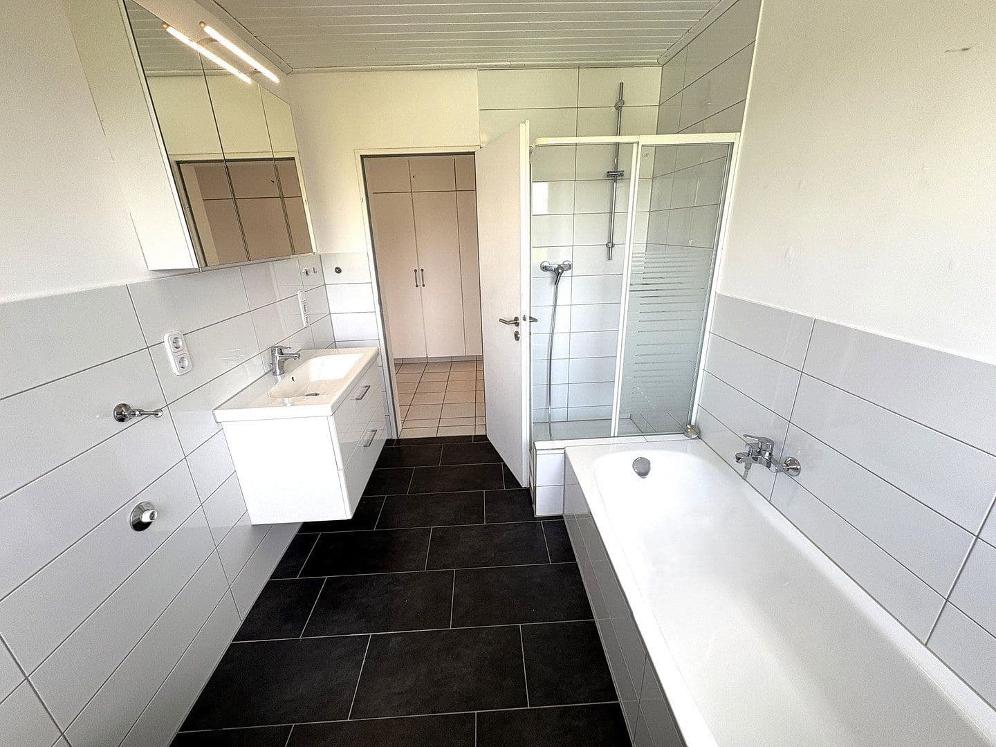 Prenájom bytu 4-izbový 116 m², Ostbevern, Severné Porýnie - Westfálsko Prenájom bytu 4-izbový 116 m², Ostbevern, Severné Porýnie - Westfálsko