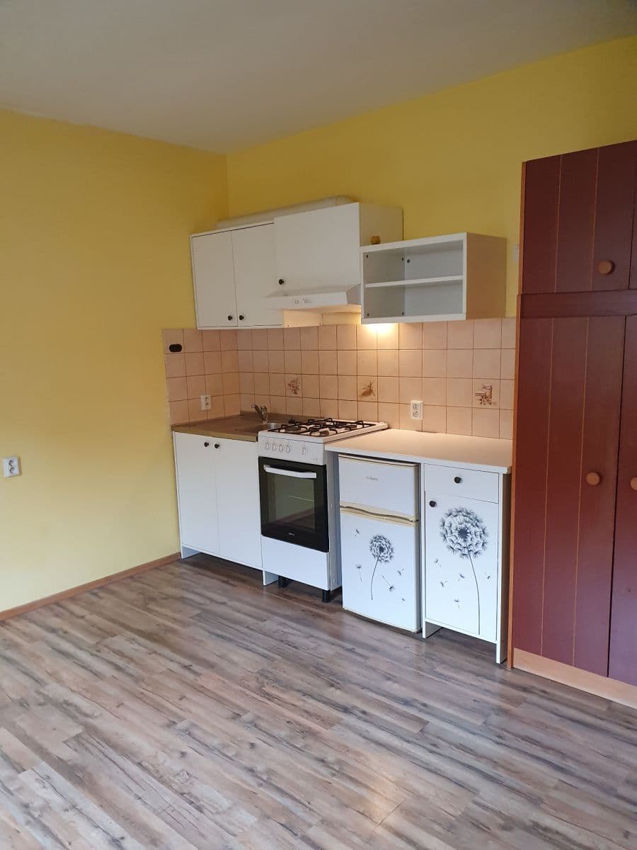Prenájom bytu Garsoniéra 24 m², D. Tatarku, Piešťany, Trnavský kraj Prenájom bytu Garsoniéra 24 m², D. Tatarku, Piešťany, Trnavský kraj