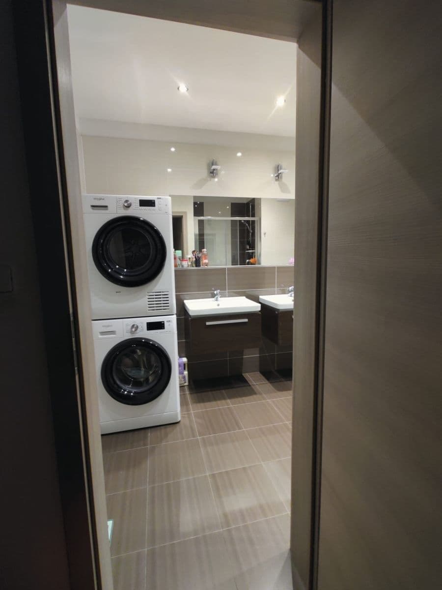 Prenájom bytu 3-izbový 78 m², Modenská, Praha, Praha Prenájom bytu 3-izbový 78 m², Modenská, Praha, Praha