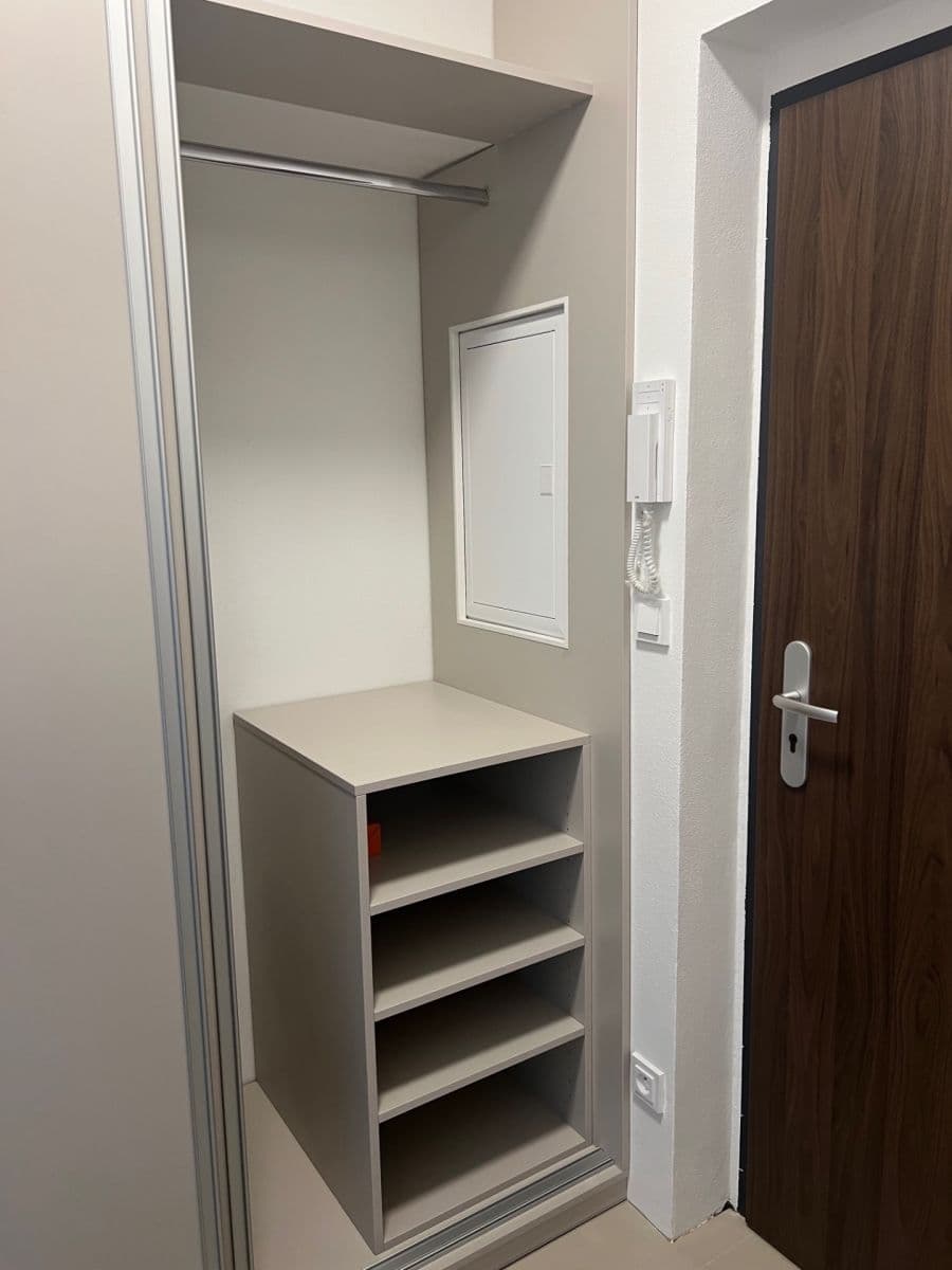 Prenájom bytu 1-izbový 30 m², Puškinova, Plzeň, Plzeňský kraj Prenájom bytu 1-izbový 30 m², Puškinova, Plzeň, Plzeňský kraj