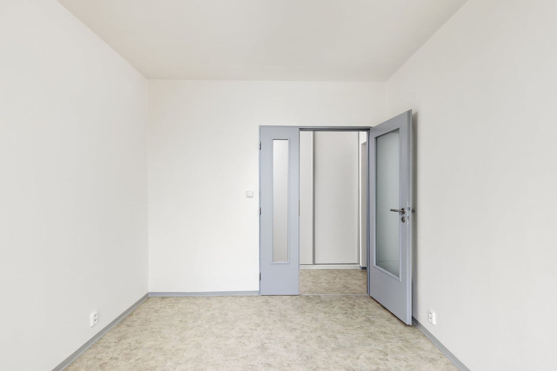 Prenájom bytu 3-izbový 63 m², V průčelí, Praha, Praha Prenájom bytu 3-izbový 63 m², V průčelí, Praha, Praha