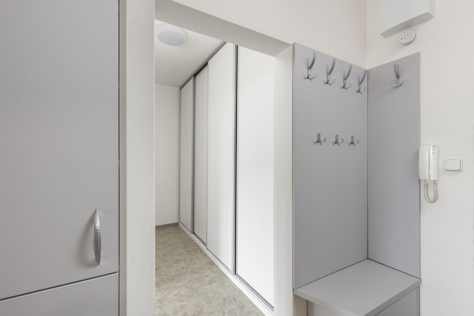 Prenájom bytu 3-izbový 63 m², V průčelí, Praha, Praha Prenájom bytu 3-izbový 63 m², V průčelí, Praha, Praha