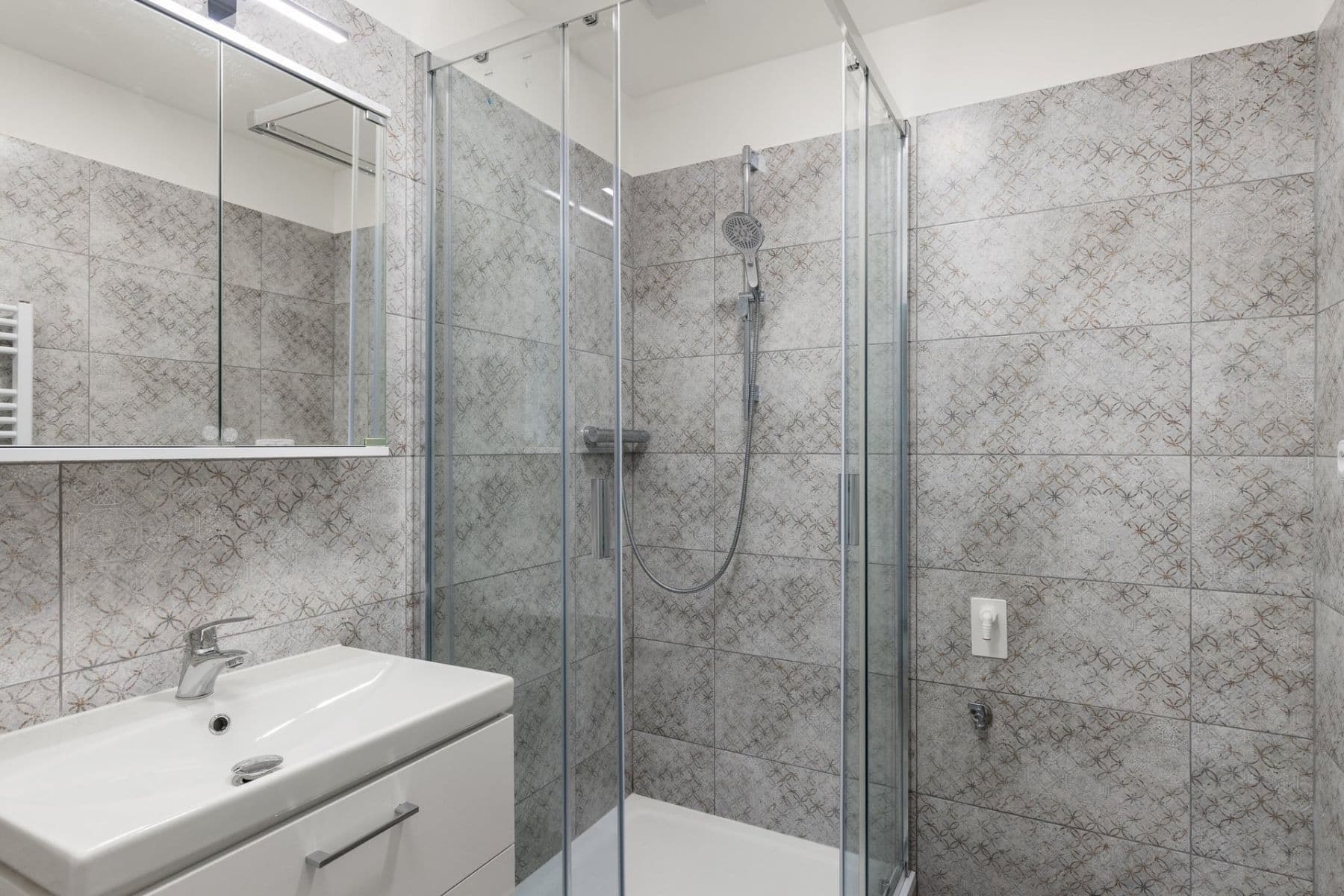 Prenájom bytu 3-izbový 63 m², V průčelí, Praha, Praha Prenájom bytu 3-izbový 63 m², V průčelí, Praha, Praha