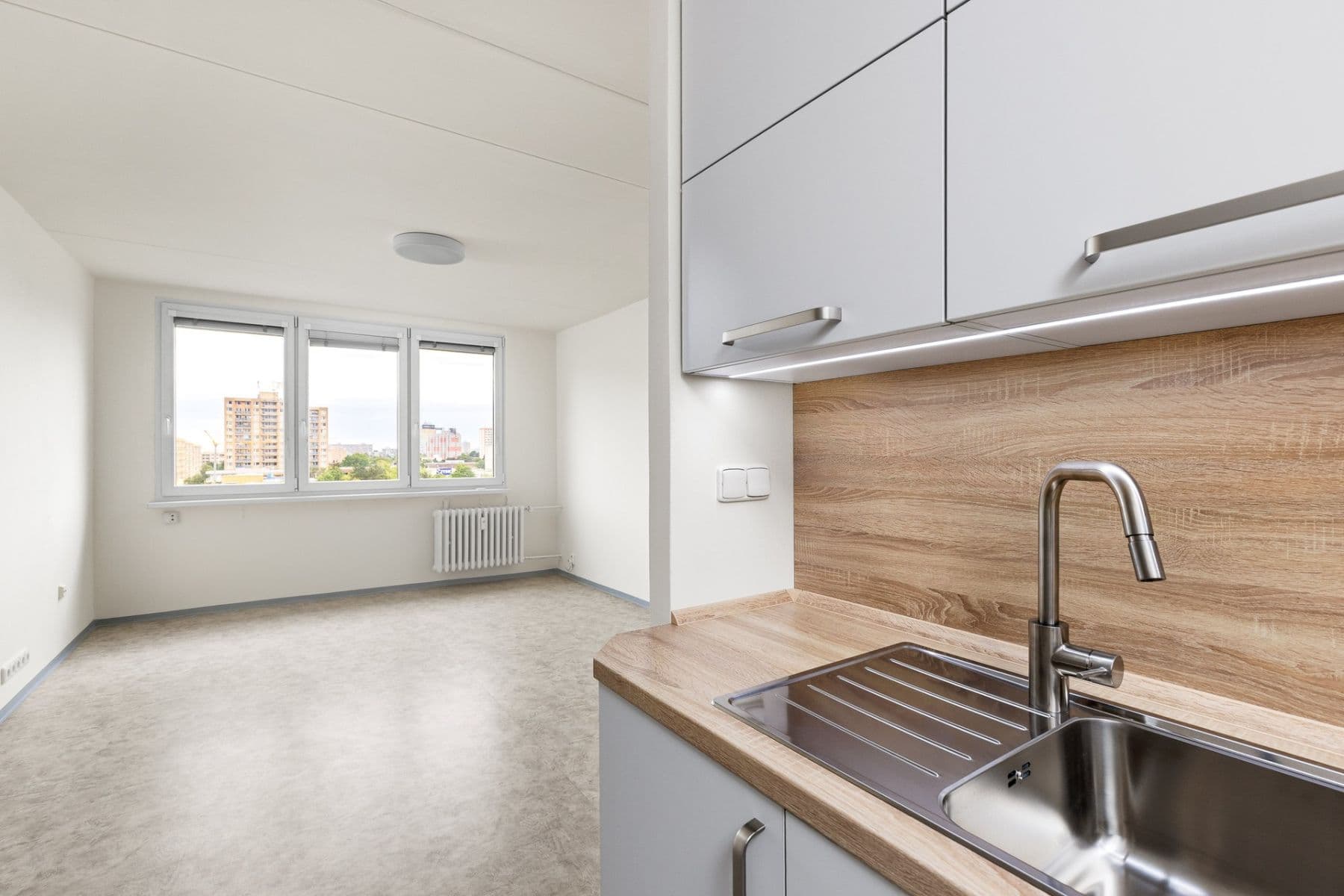 Prenájom bytu 3-izbový 63 m², V průčelí, Praha, Praha Prenájom bytu 3-izbový 63 m², V průčelí, Praha, Praha