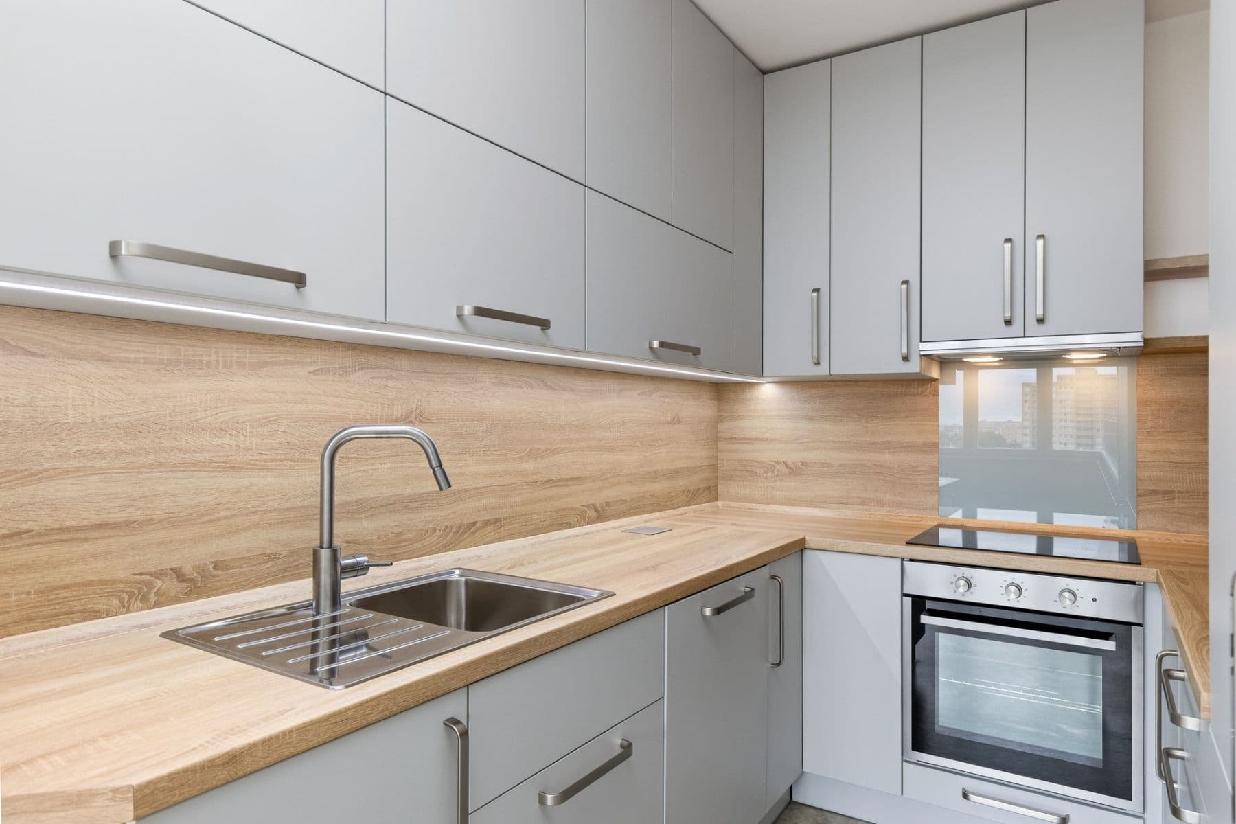 Prenájom bytu 3-izbový 63 m², V průčelí, Praha, Praha Prenájom bytu 3-izbový 63 m², V průčelí, Praha, Praha