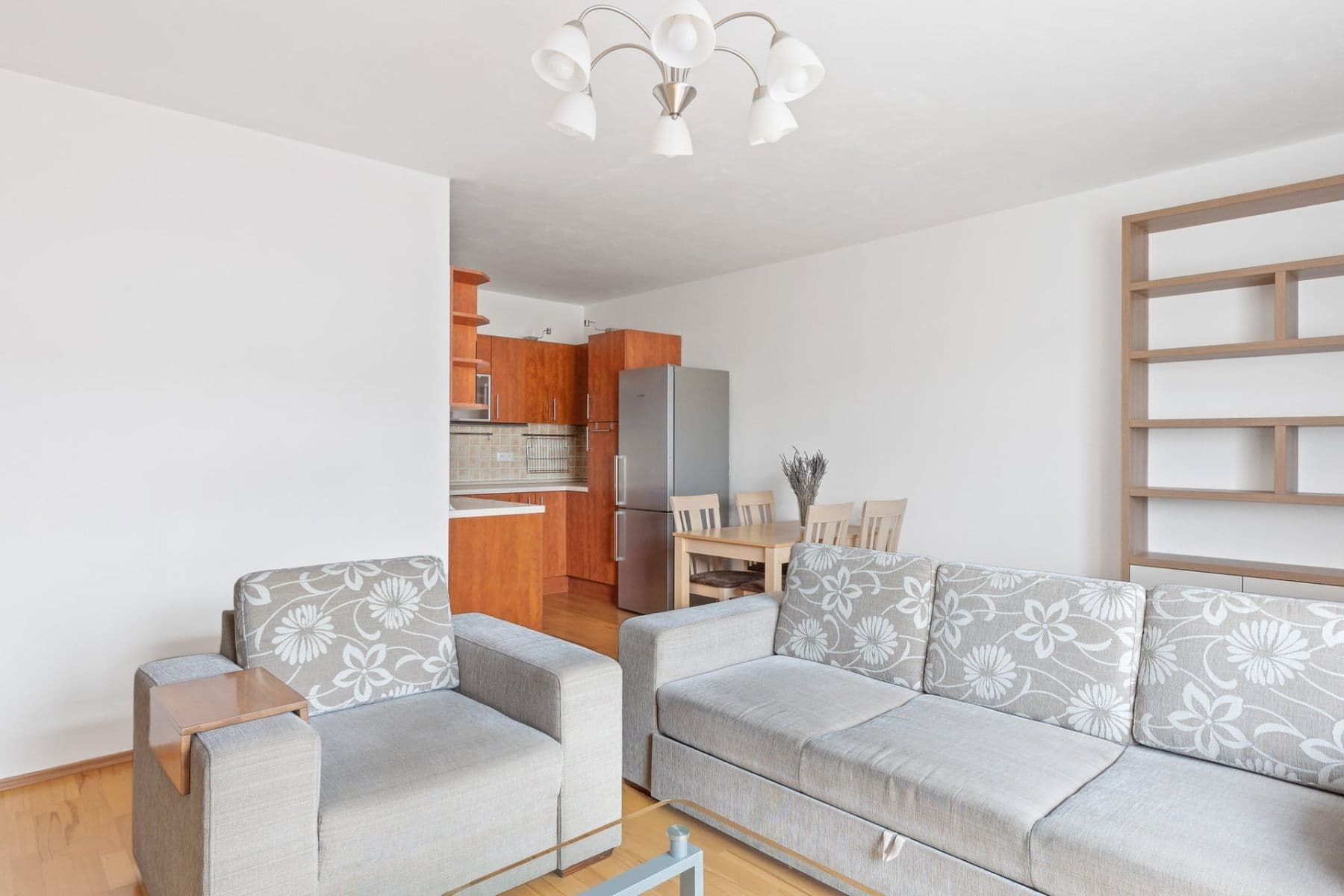 Prenájom bytu 3-izbový 82 m², Českodubská, Praha, Praha Prenájom bytu 3-izbový 82 m², Českodubská, Praha, Praha