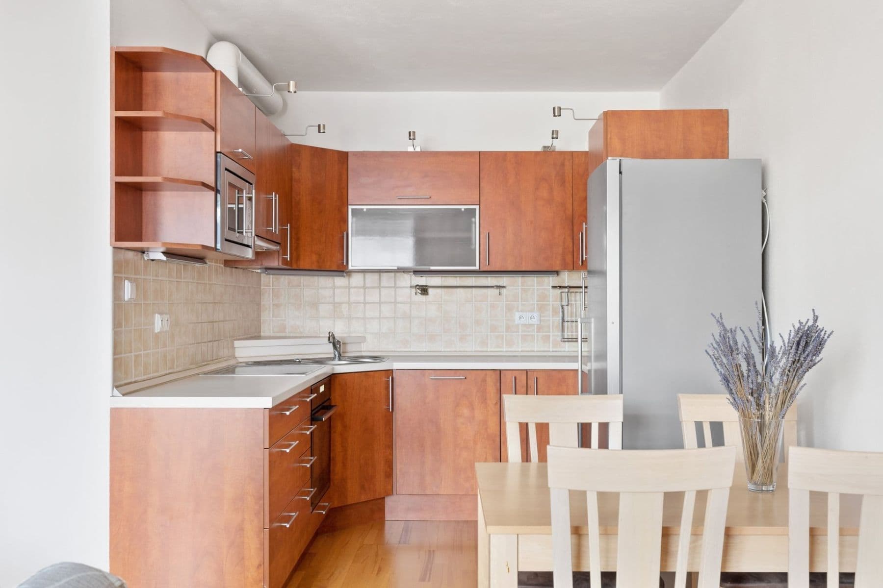 Prenájom bytu 3-izbový 82 m², Českodubská, Praha, Praha Prenájom bytu 3-izbový 82 m², Českodubská, Praha, Praha