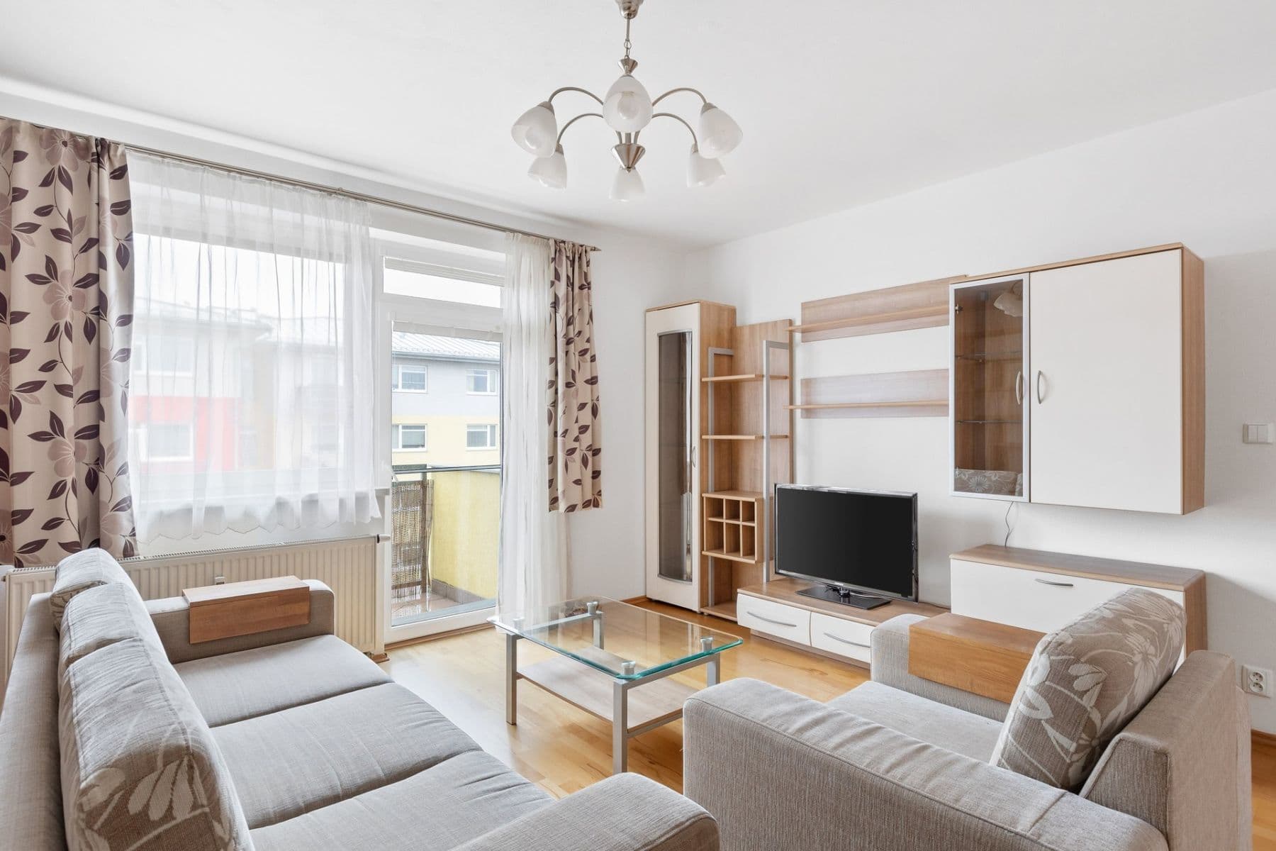 Prenájom bytu 3-izbový 82 m², Českodubská, Praha, Praha Prenájom bytu 3-izbový 82 m², Českodubská, Praha, Praha