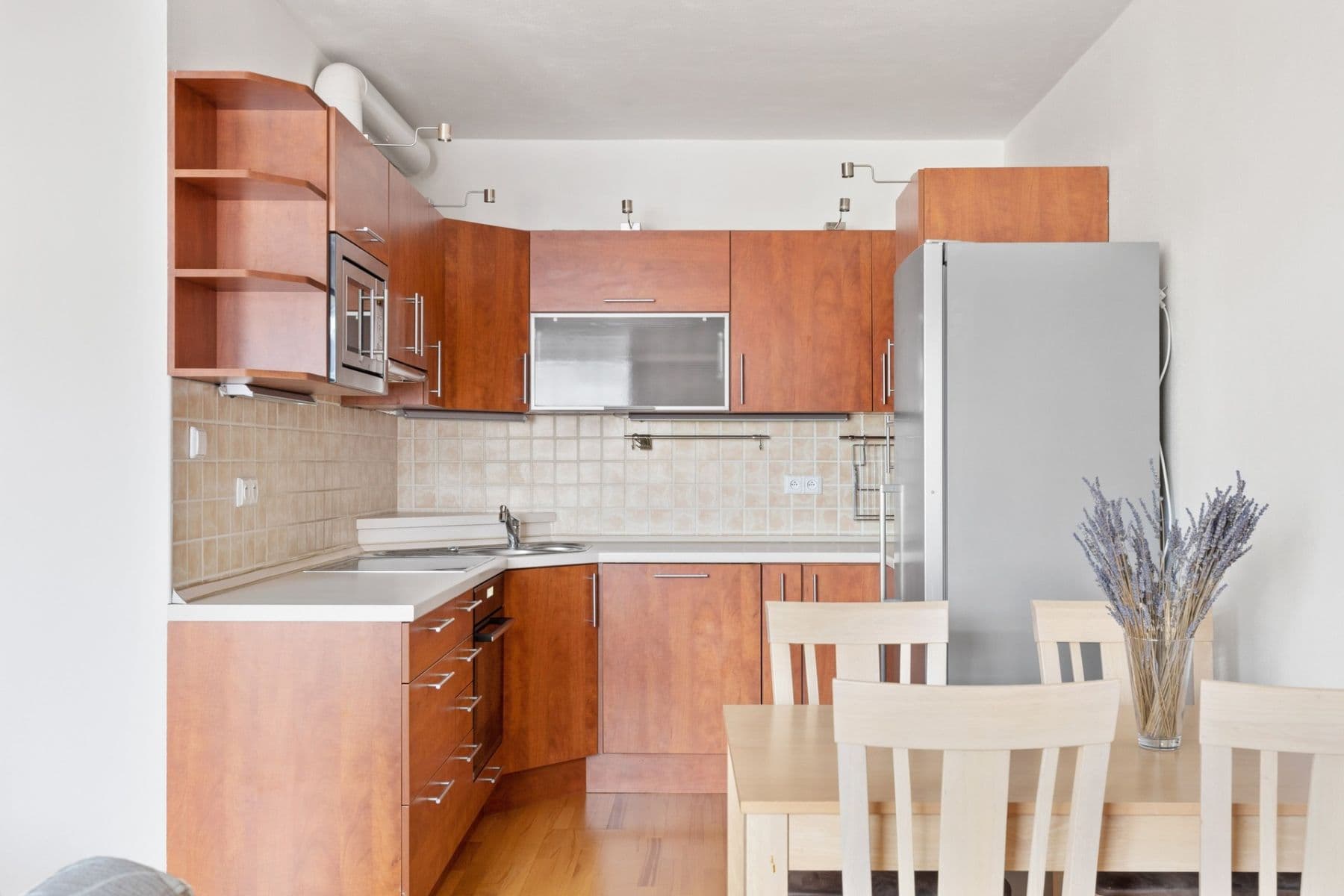 Prenájom bytu 3-izbový 82 m², Českodubská, Praha, Praha Prenájom bytu 3-izbový 82 m², Českodubská, Praha, Praha