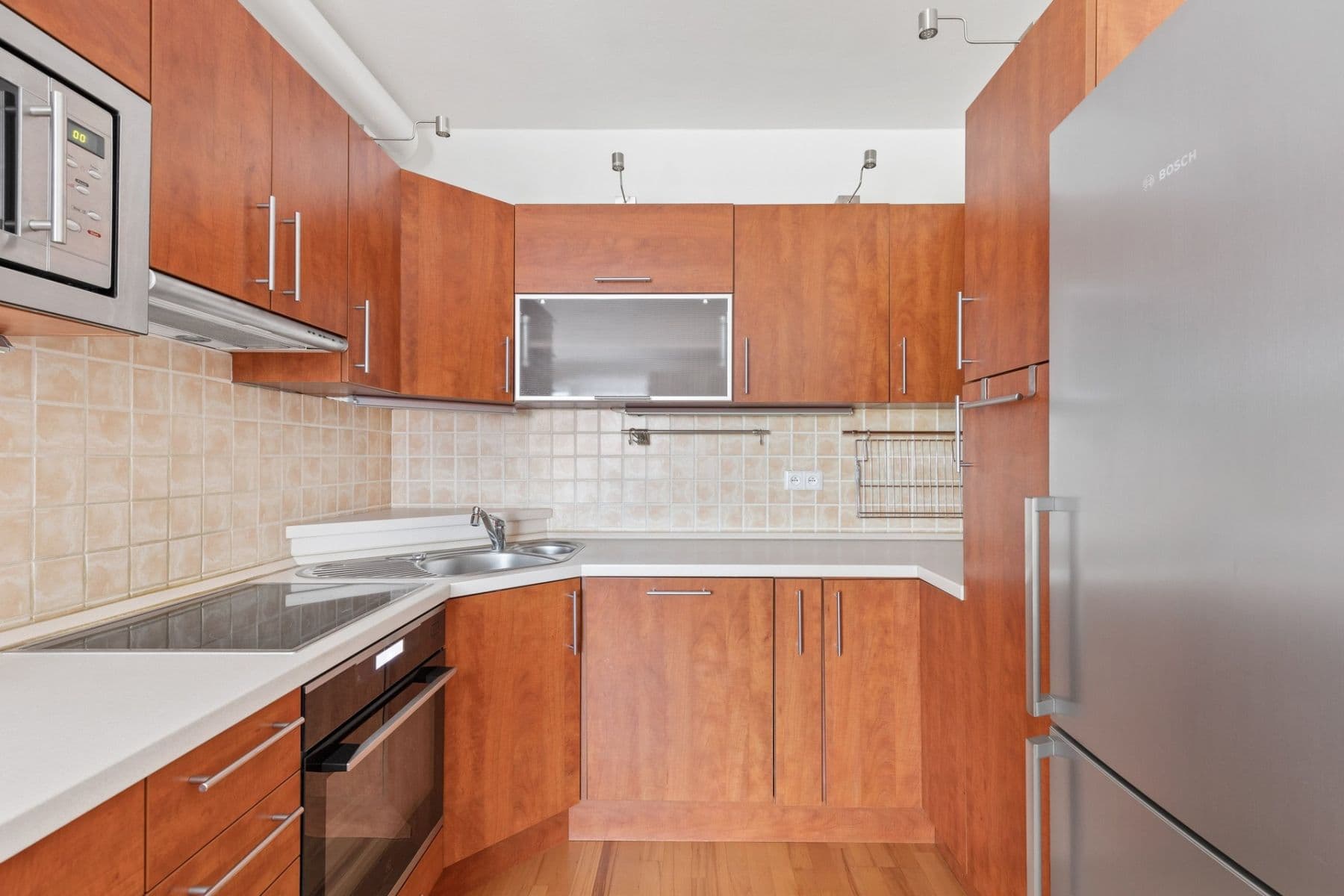 Prenájom bytu 3-izbový 82 m², Českodubská, Praha, Praha Prenájom bytu 3-izbový 82 m², Českodubská, Praha, Praha