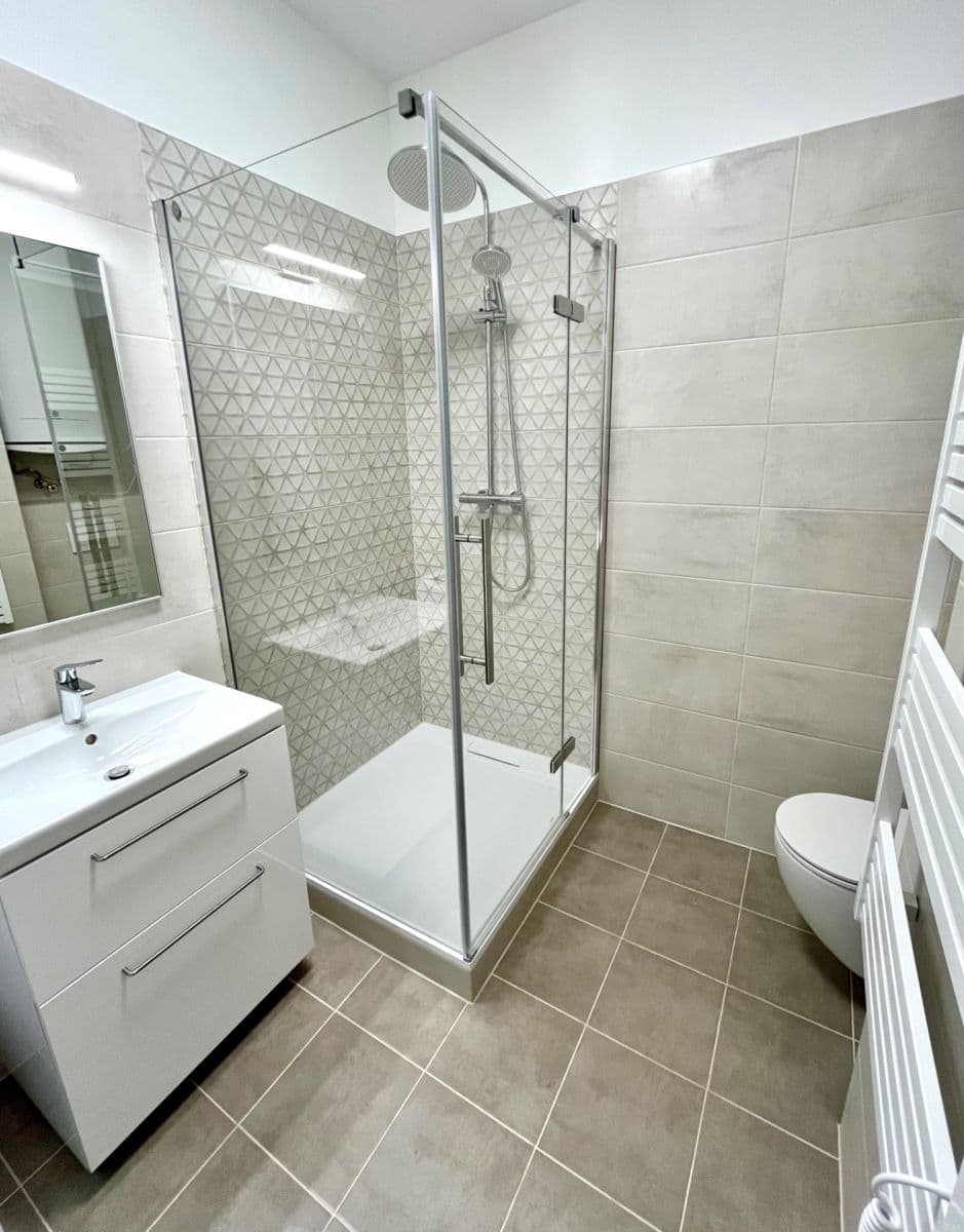 Prenájom bytu 1-izbový 35 m², Černokostelecká, Praha, Praha Prenájom bytu 1-izbový 35 m², Černokostelecká, Praha, Praha