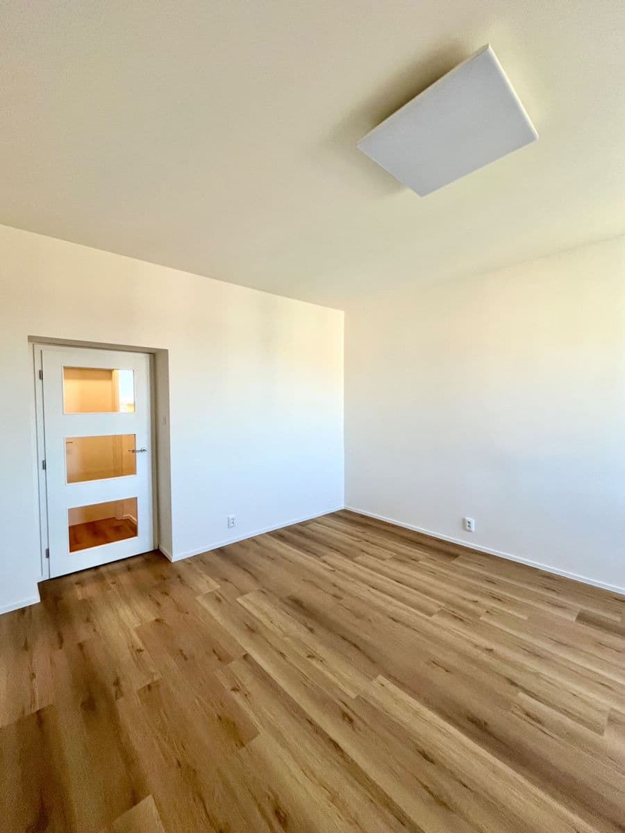 Prenájom bytu 1-izbový 35 m², Černokostelecká, Praha, Praha Prenájom bytu 1-izbový 35 m², Černokostelecká, Praha, Praha