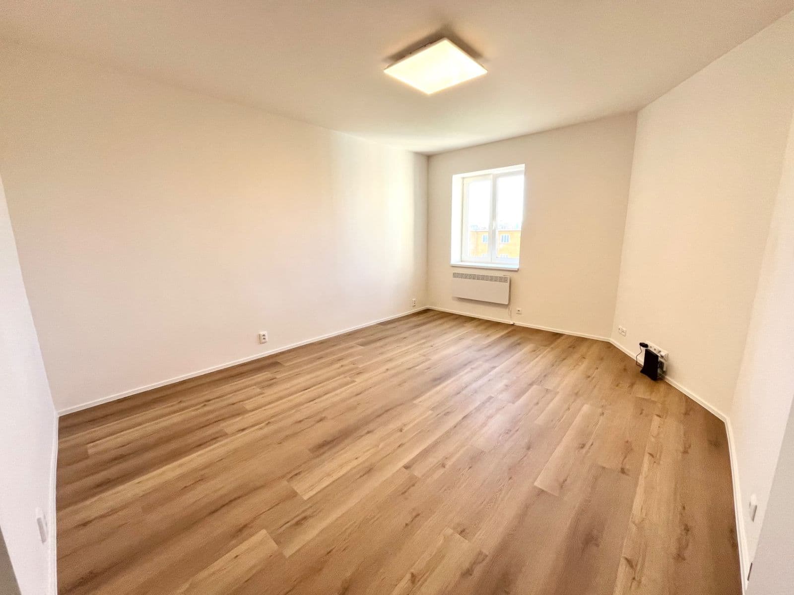 Prenájom bytu 1-izbový 35 m², Černokostelecká, Praha, Praha Prenájom bytu 1-izbový 35 m², Černokostelecká, Praha, Praha