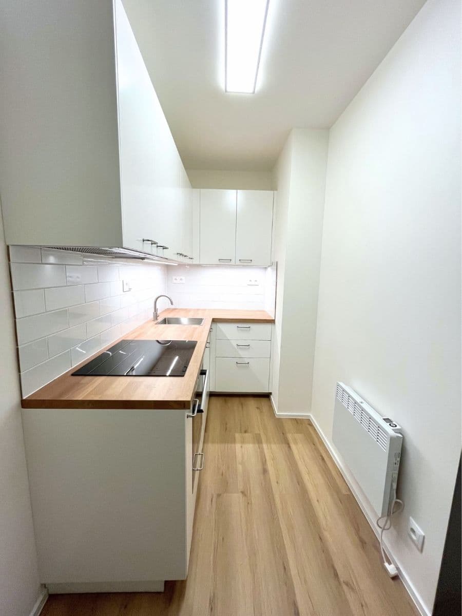 Prenájom bytu 1-izbový 35 m², Černokostelecká, Praha, Praha Prenájom bytu 1-izbový 35 m², Černokostelecká, Praha, Praha