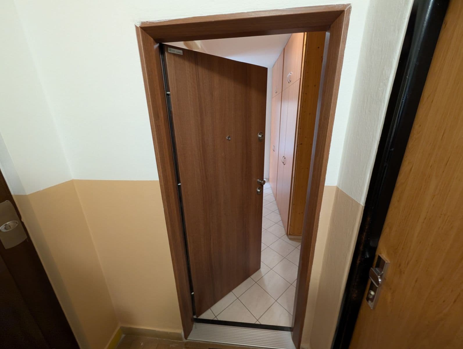 Prenájom bytu 4-izbový 69 m², Jasmínová, Ostrava, Moravskoslezský kraj Prenájom bytu 4-izbový 69 m², Jasmínová, Ostrava, Moravskoslezský kraj