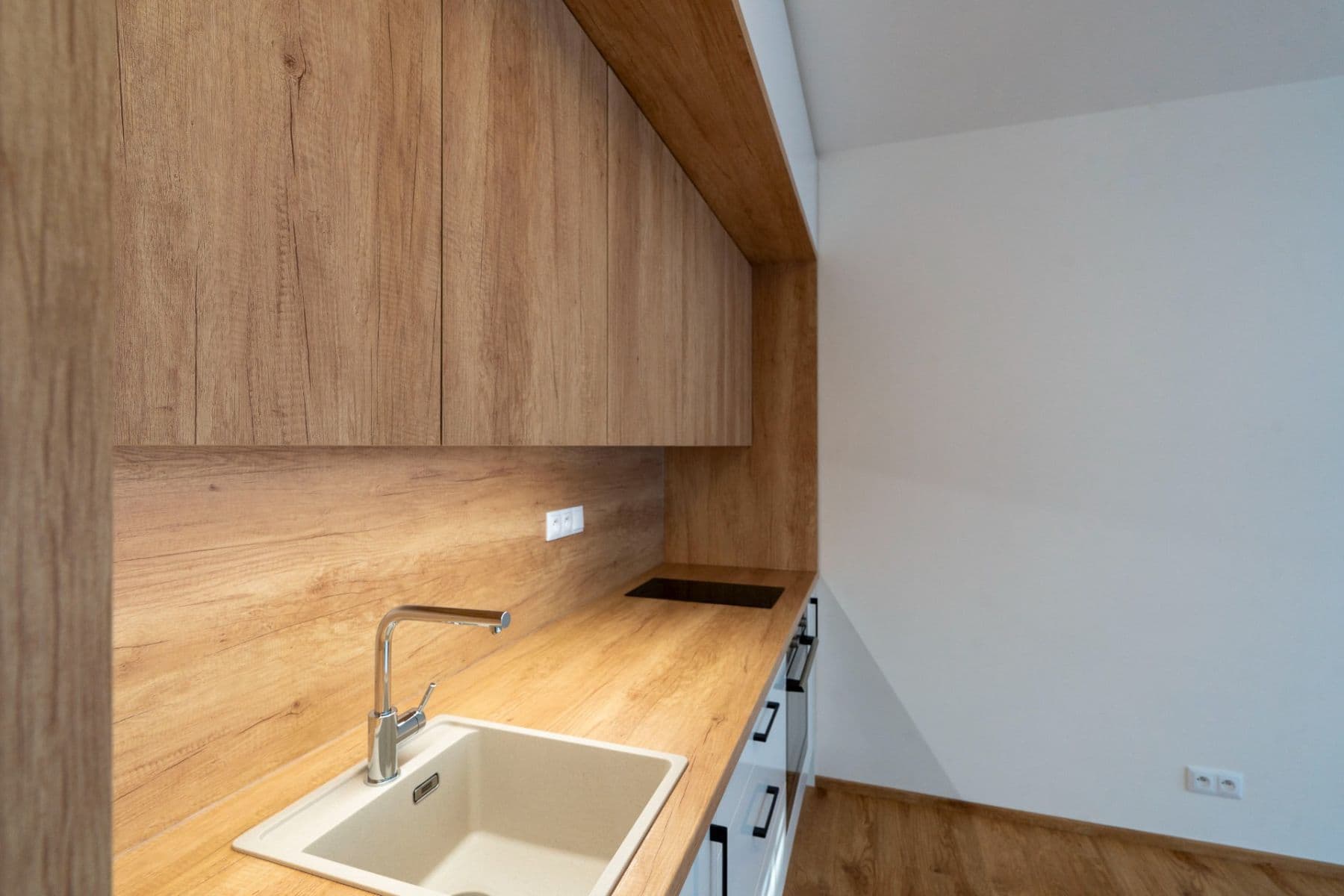 Prenájom bytu 1-izbový 37 m², Gerstelova, Praha, Praha Prenájom bytu 1-izbový 37 m², Gerstelova, Praha, Praha