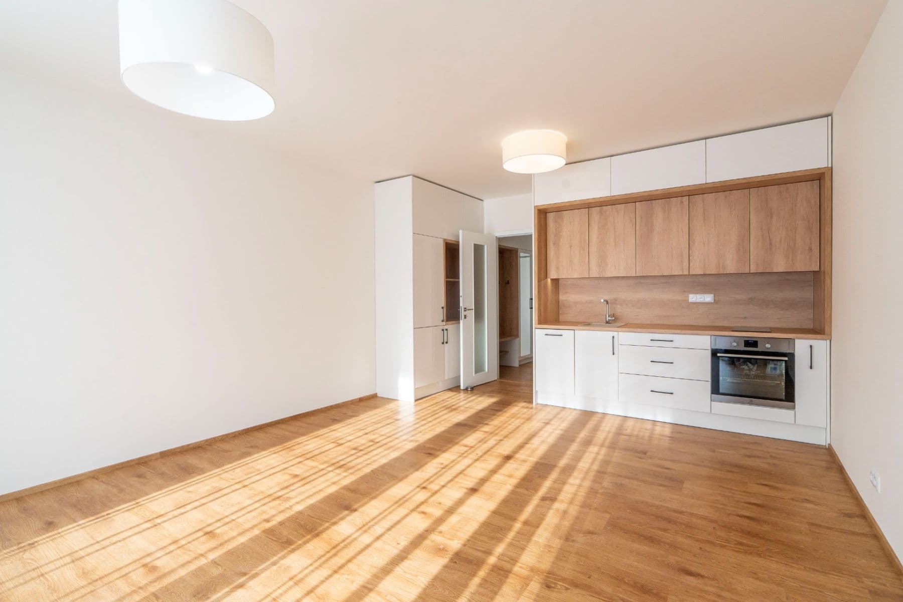 Prenájom bytu 1-izbový 37 m², Gerstelova, Praha, Praha Prenájom bytu 1-izbový 37 m², Gerstelova, Praha, Praha