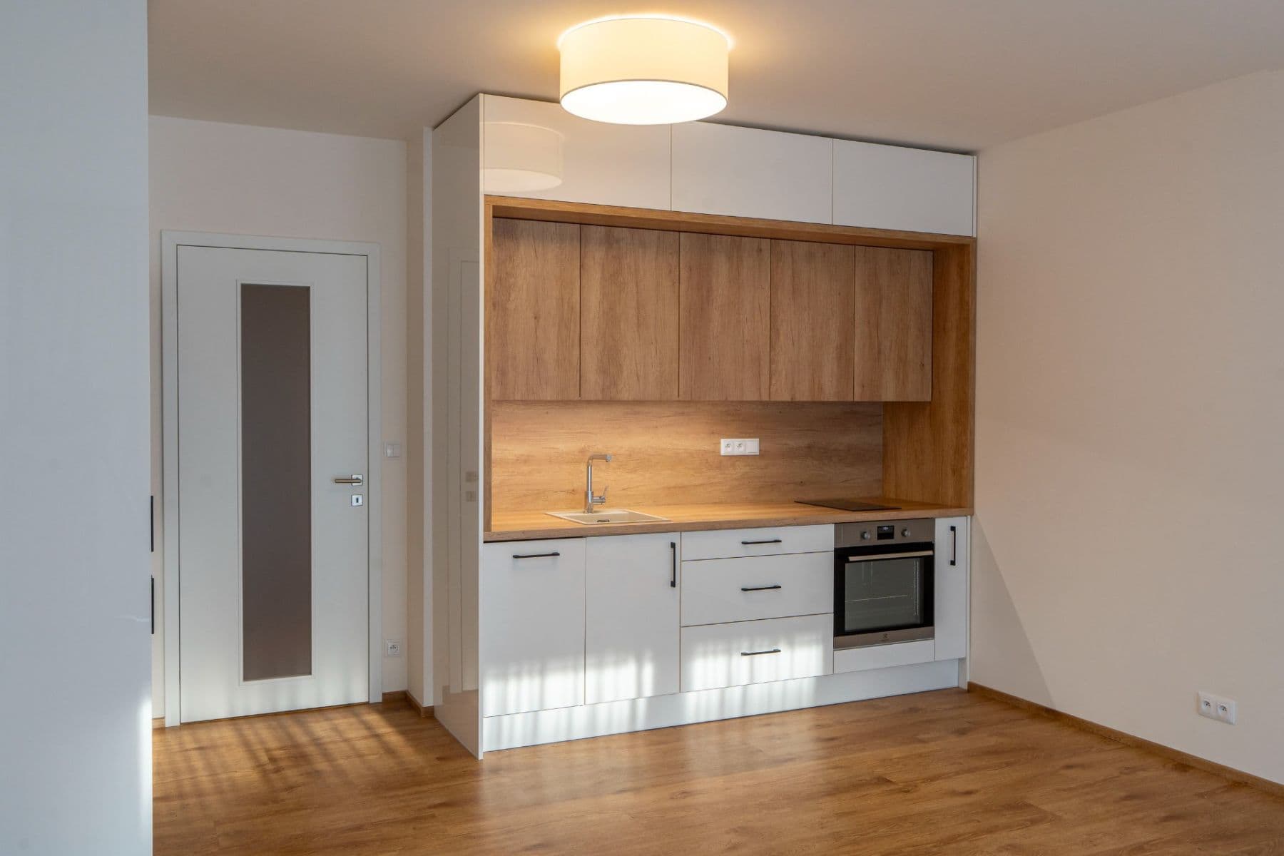 Prenájom bytu 1-izbový 37 m², Gerstelova, Praha, Praha Prenájom bytu 1-izbový 37 m², Gerstelova, Praha, Praha