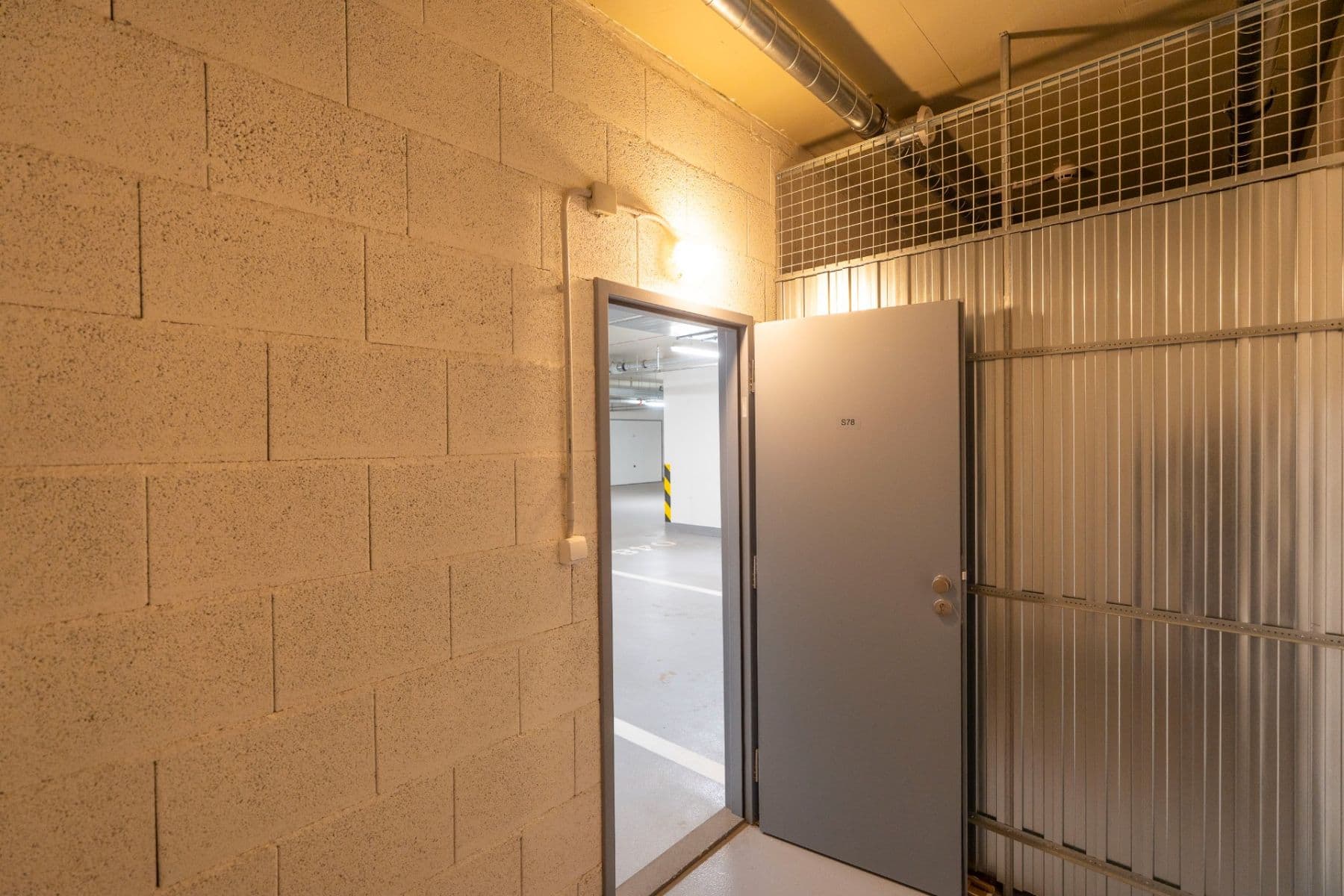 Prenájom bytu 1-izbový 37 m², Gerstelova, Praha, Praha Prenájom bytu 1-izbový 37 m², Gerstelova, Praha, Praha