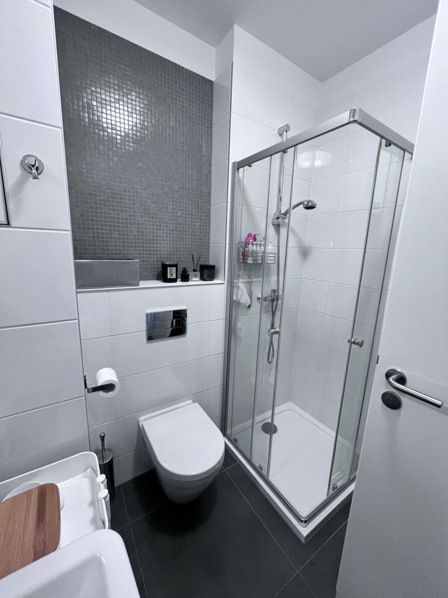 Prenájom bytu 1-izbový 24 m², Novovysočanská, Praha, Praha Prenájom bytu 1-izbový 24 m², Novovysočanská, Praha, Praha