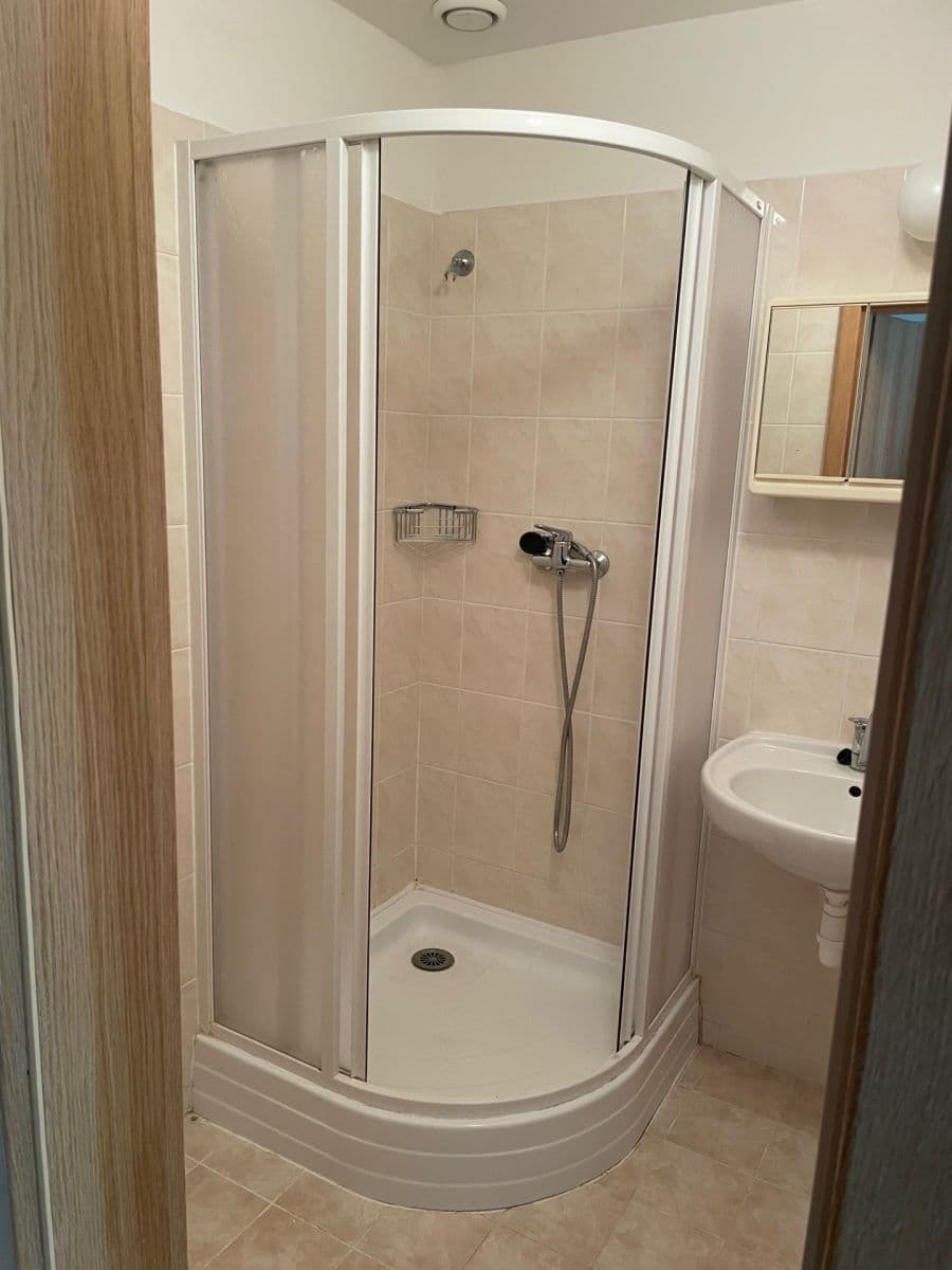 Prenájom bytu 2-izbový 34 m², Mezi Domky, Praha, Praha Prenájom bytu 2-izbový 34 m², Mezi Domky, Praha, Praha