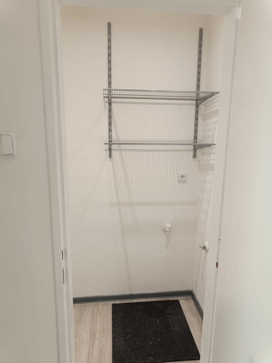 Prenájom bytu 2-izbový 45 m², 2. května, Nymburk, Středočeský kraj Prenájom bytu 2-izbový 45 m², 2. května, Nymburk, Středočeský kraj