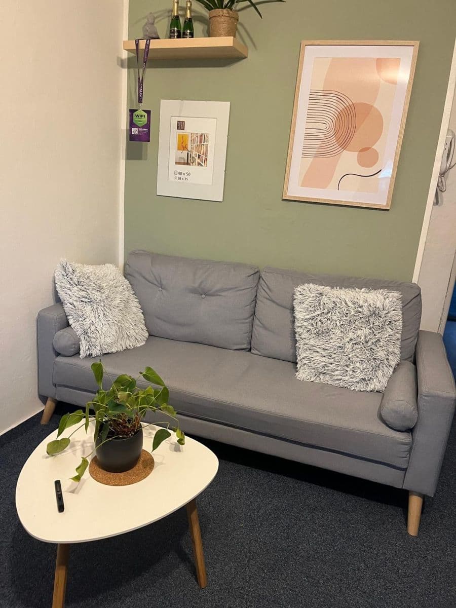 Prenájom nebytového priestoru 18 m², Hornokrčská, Praha, Praha Prenájom nebytového priestoru 18 m², Hornokrčská, Praha, Praha