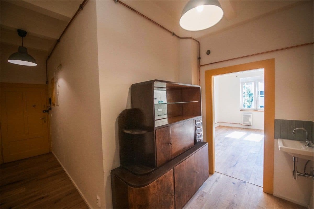 Prenájom bytu 2-izbový 57 m², Zákostelní, Praha, Praha Prenájom bytu 2-izbový 57 m², Zákostelní, Praha, Praha